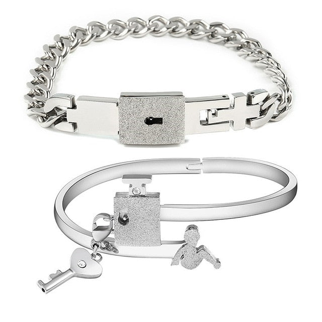 Padlock & Key Chain Bracelet, Women's Fashion, Jewelry & Organizers,  Bracelets on Carousell